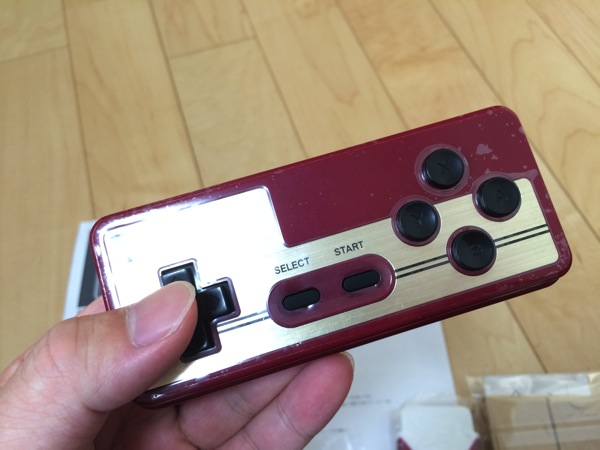 iPhone、iPadのゲームで大活躍できそうなファミコンっぽい無線コントローラー FC30の使い方