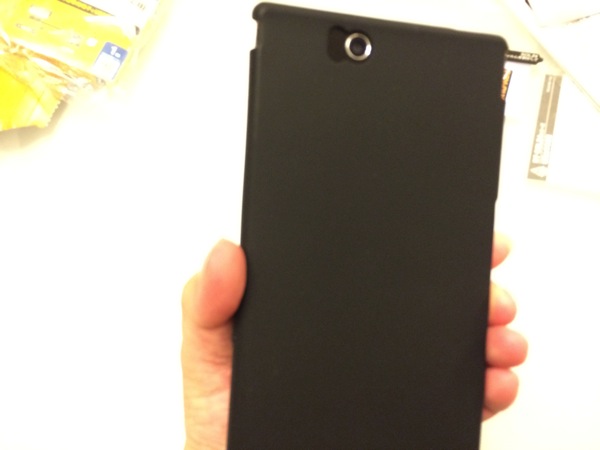 Xperia Z Ultraの専用シリコンカバーを買ってみた！がこれはけっこうダメかもしれない