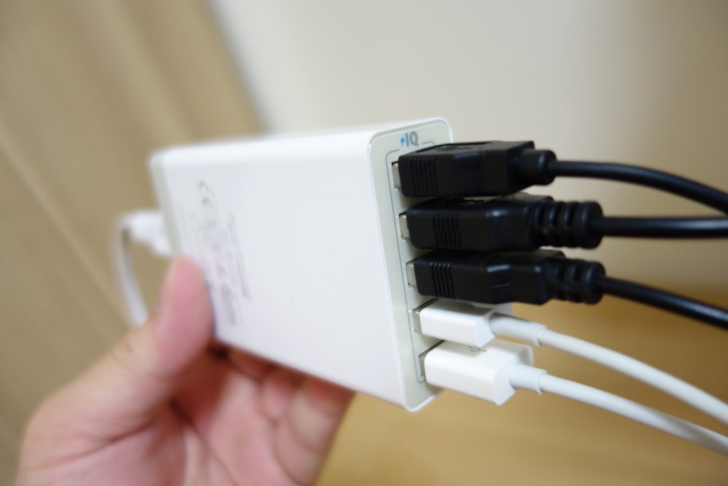 USB機器が増えてきたので複数の充電、給電に対応しているANKERの電源アダプターを購入したのでレビュー