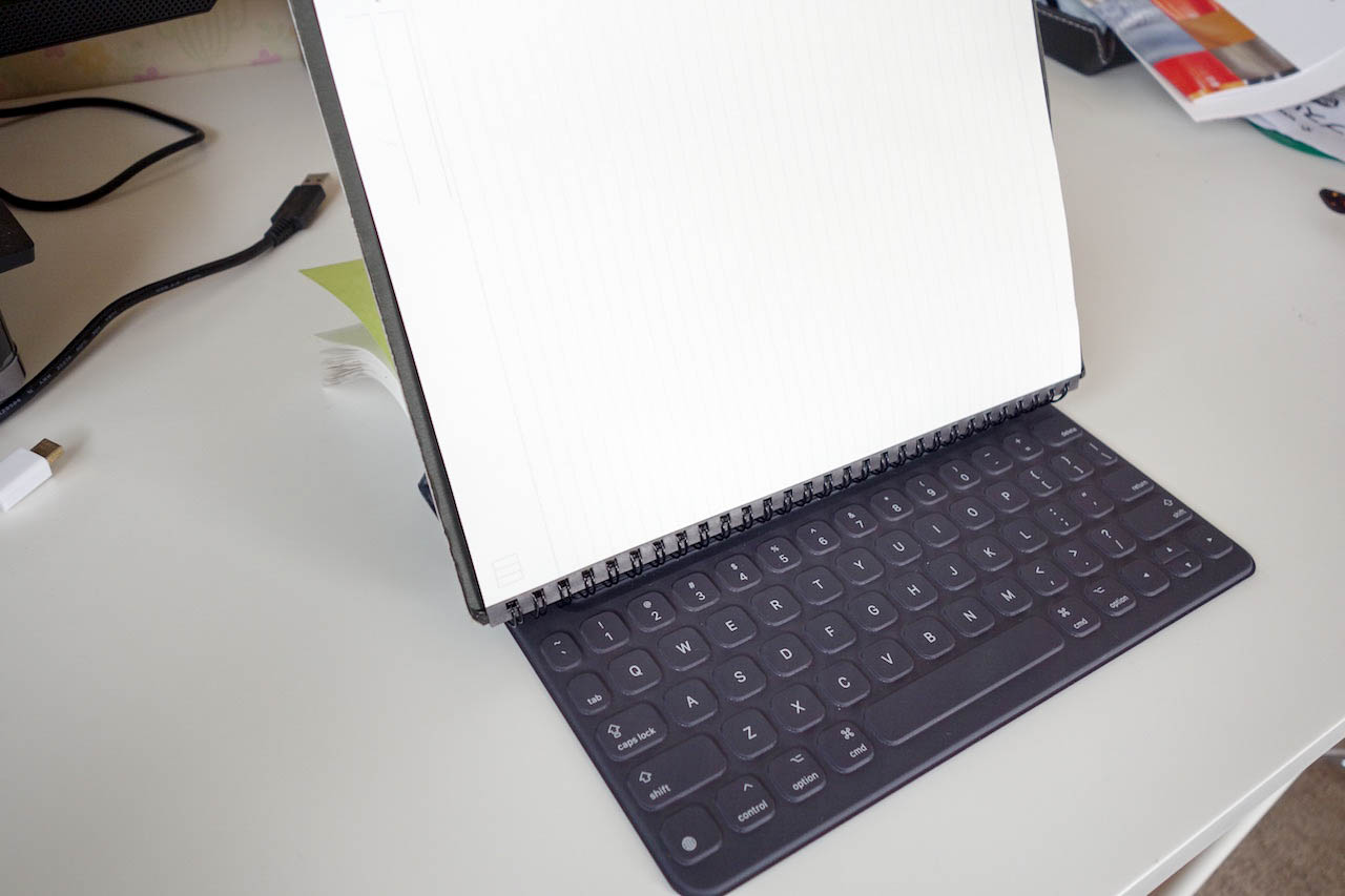 まさかこんなモノにまで使えるとは！iPadProのSmartKeyboardが万能すぎる件！