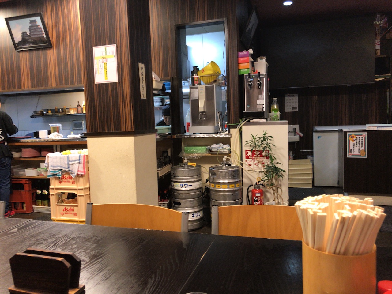 姫路駅東口出てすぐの中華料理屋「飛龍」でランチにサービスセット食べた！クセがすごいんじゃ〜