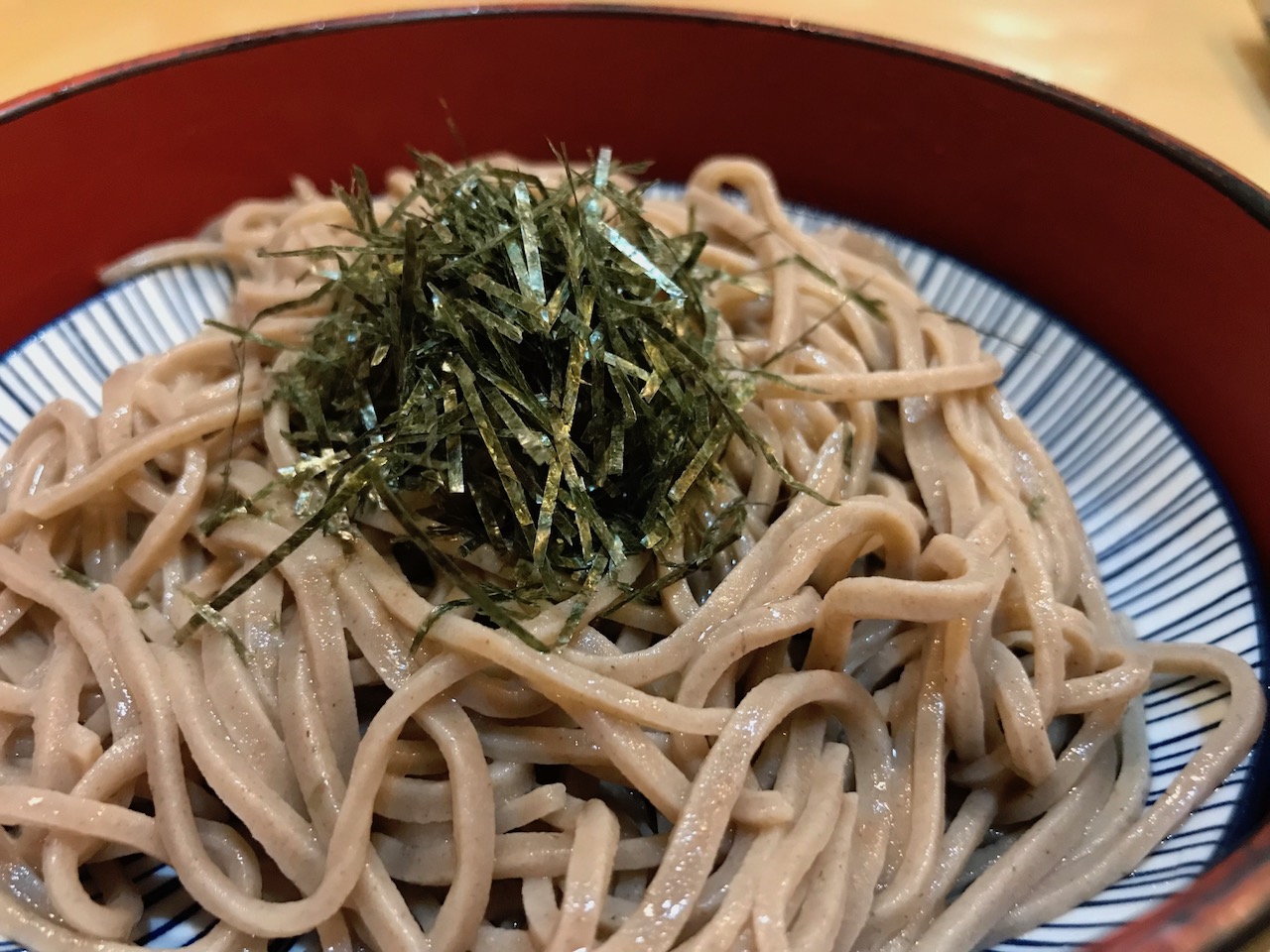 姫路駅前遅めの満腹ランチ！手打ちそばの「やえもん」のそば茶わらびもちがヤバイ！