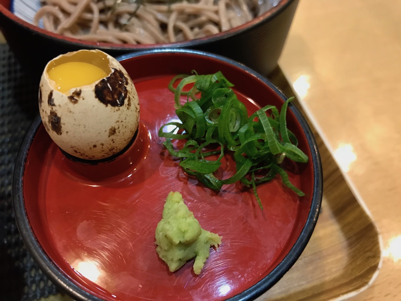 姫路駅前遅めの満腹ランチ！手打ちそばの「やえもん」のそば茶わらびもちがヤバイ！