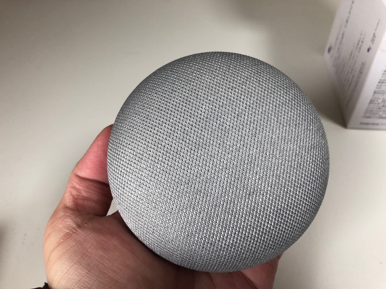 Google Home Mini（グーグルホームミニ）は何に使えばいいのだ？