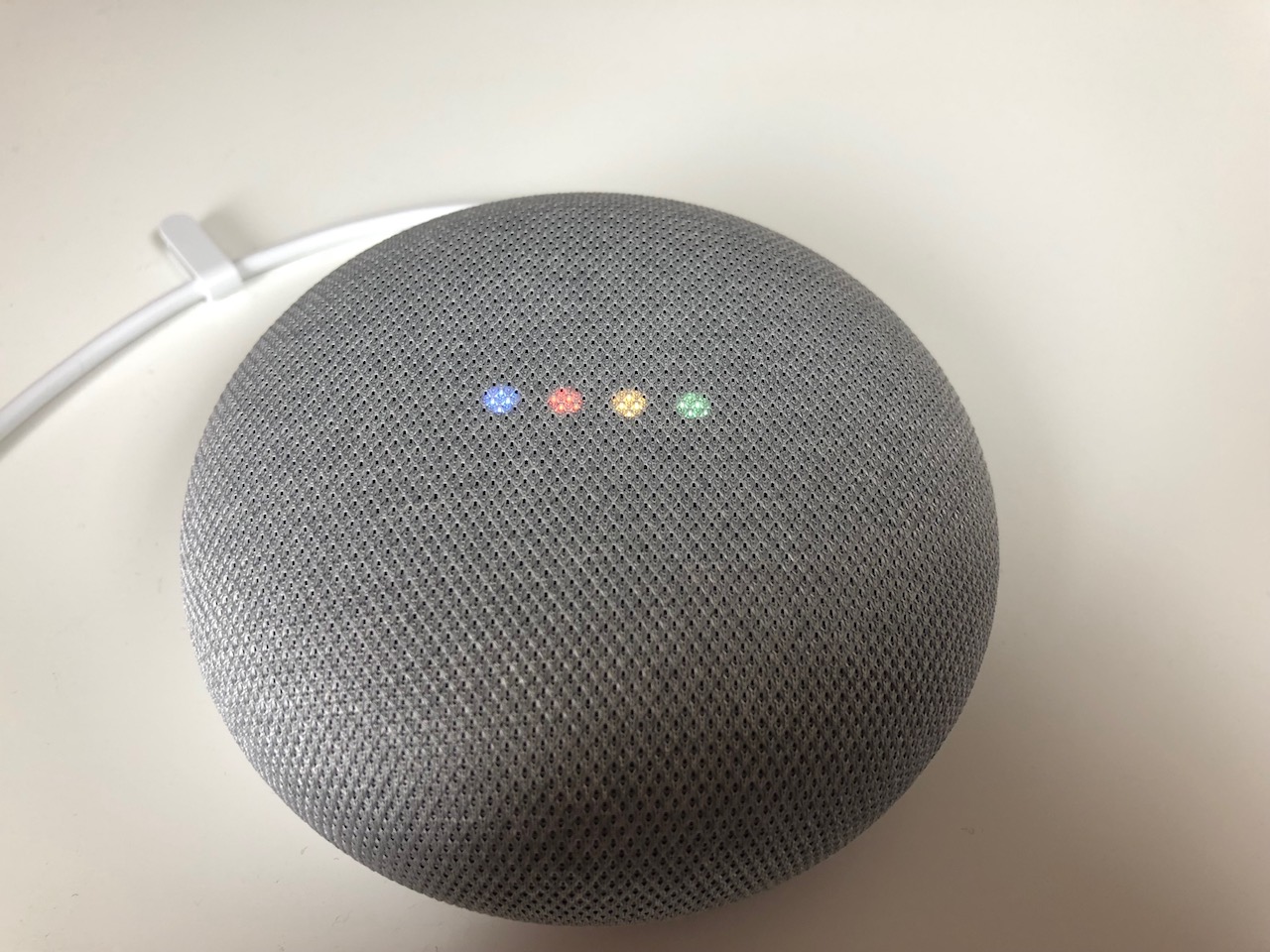 Google Home Mini（グーグルホームミニ）は何に使えばいいのだ？