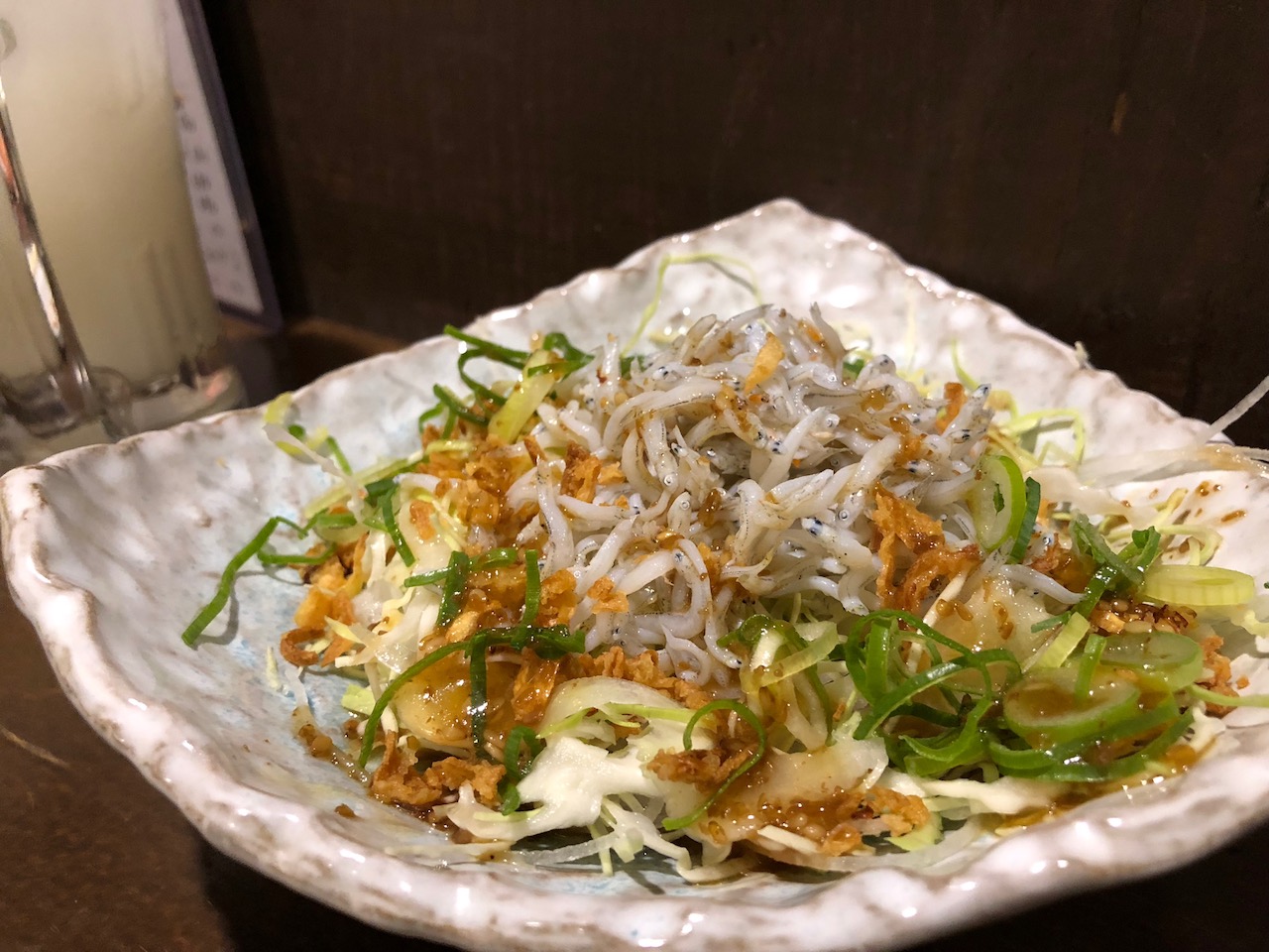 山電高架下の海鮮居酒屋「うみや」にで中トロやウニを食べてきた！激狭！激ウマ！