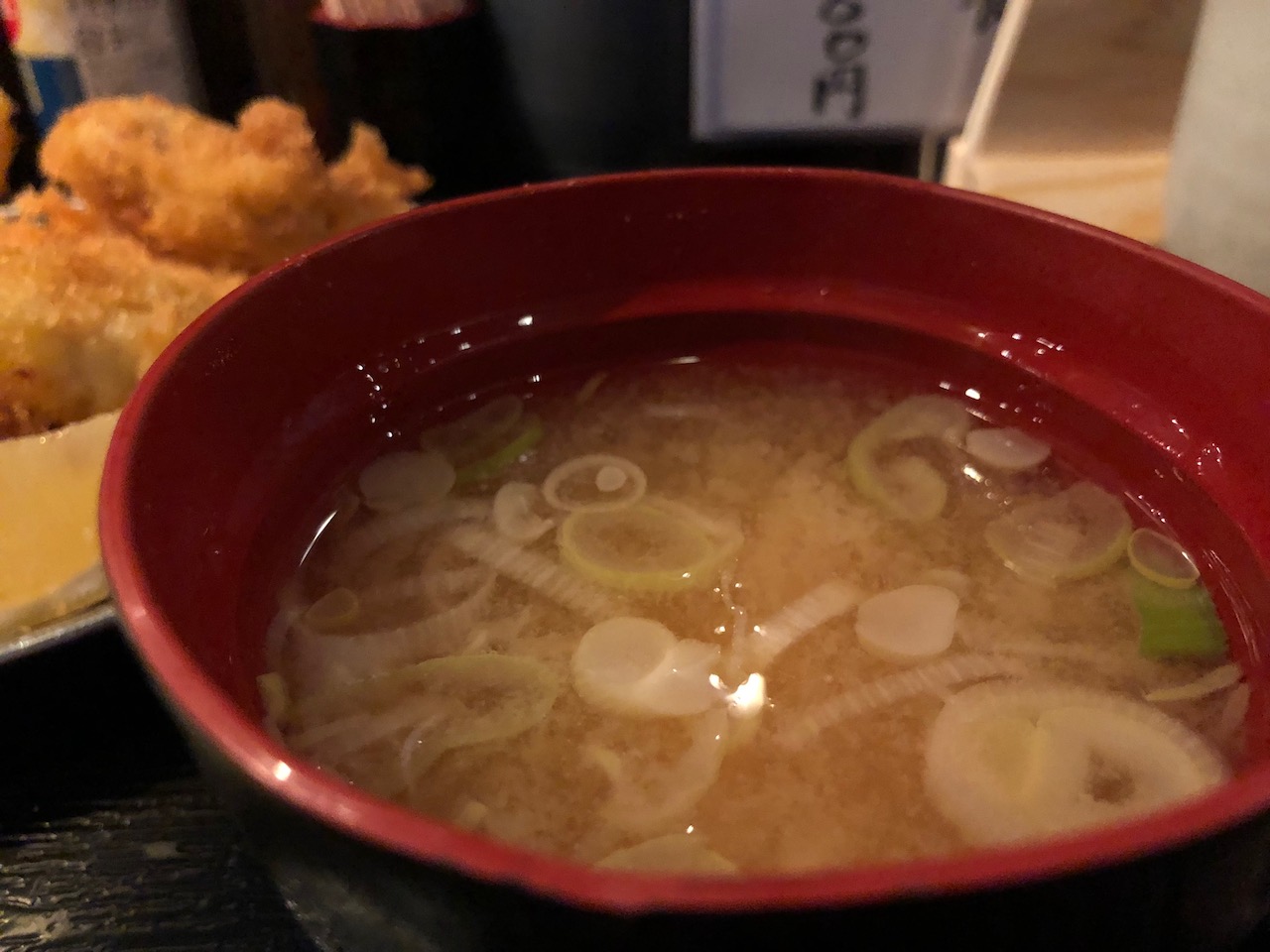 姫路駅前地下のグランフェスタに現れたBOSS豚（ボストン）でランチにヒレカツ定食食べてきた