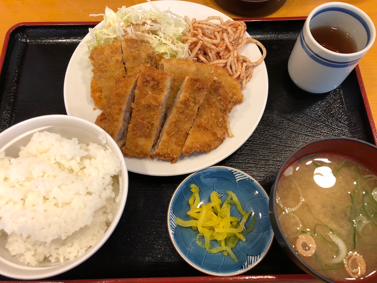 土曜日の一人ランチはやっぱりここ！姫路食堂のヘレかつ定食は美味しいけど・・・