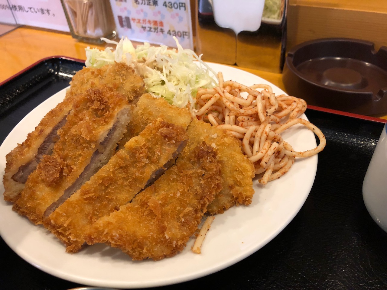 土曜日の一人ランチはやっぱりここ！姫路食堂のヘレかつ定食は美味しいけど・・・