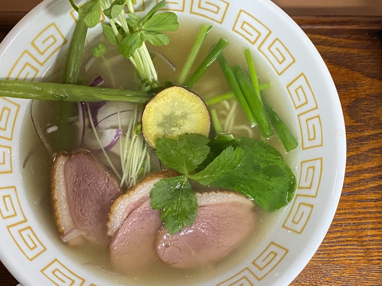 むむ、田寺の住宅街にある中華そば屋「とりのほね」で鴨塩そばを食べたのだが、、、