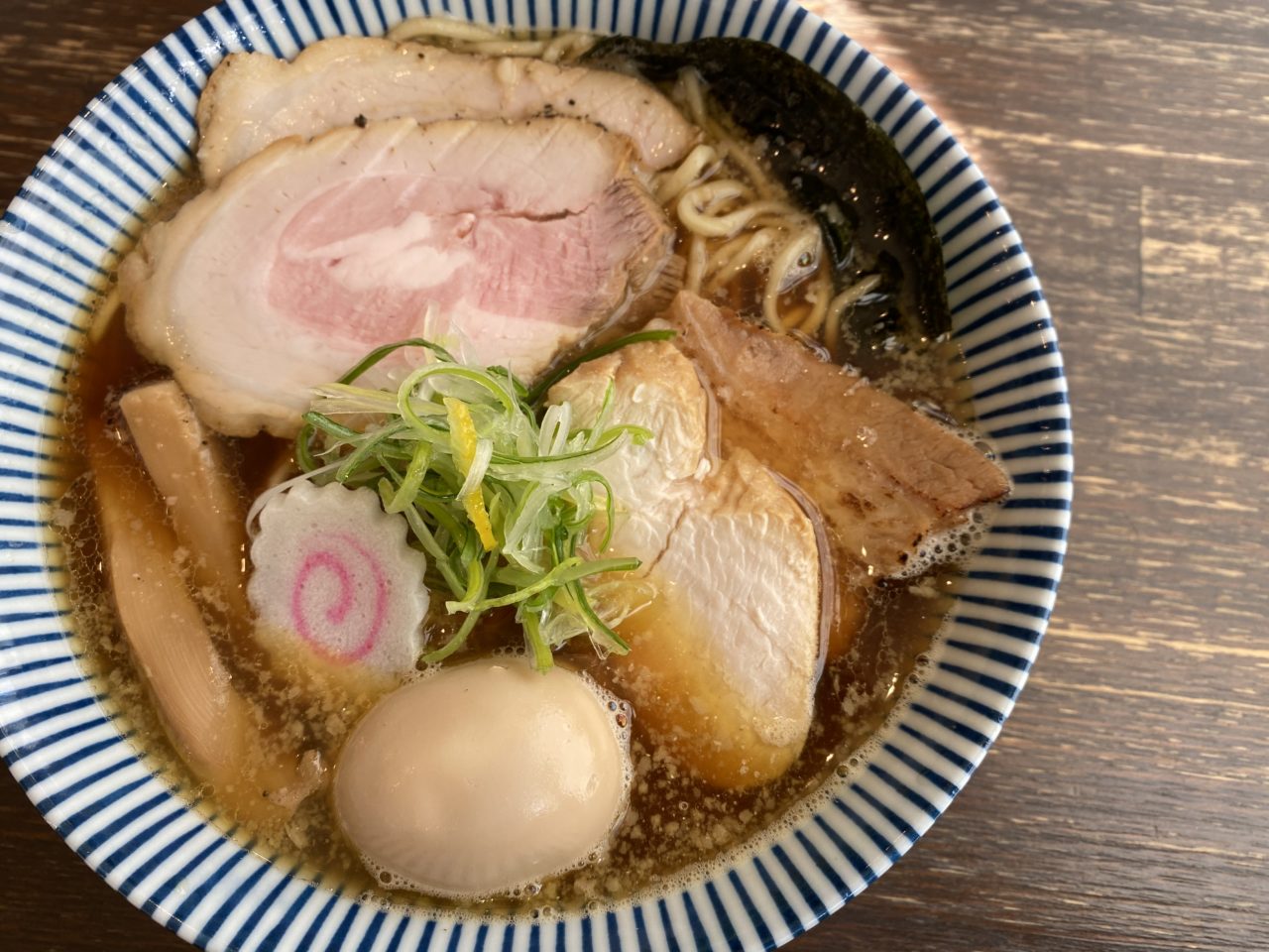 飾磨の甚八で中華そばを食べた！こだわりのスープはもちろん完飲