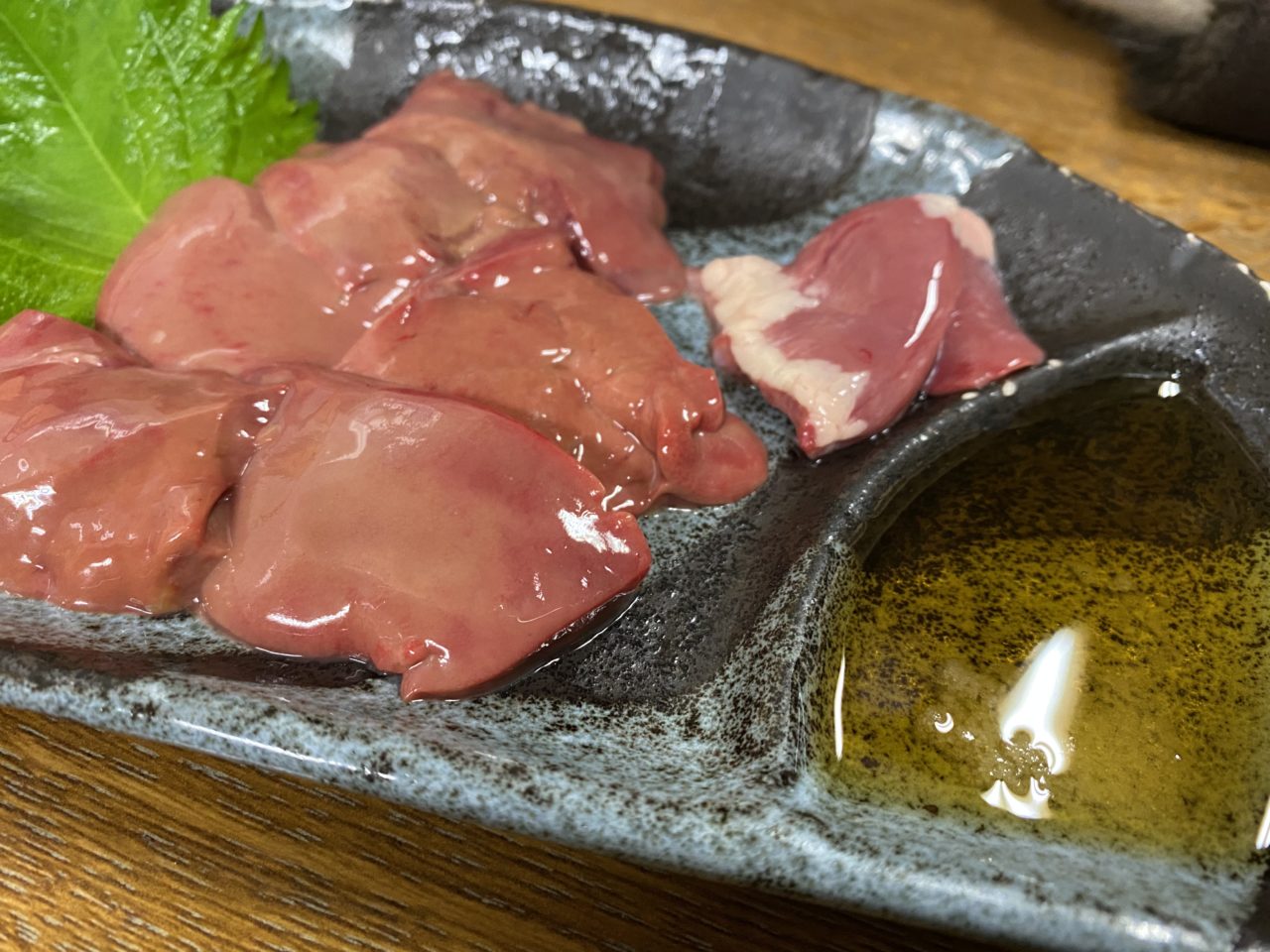 姫路駅前の路地にある古い昔ながらの鶏がウリの居酒屋「一番」のヒネ鶏がマジで一番な美味さでビビった！